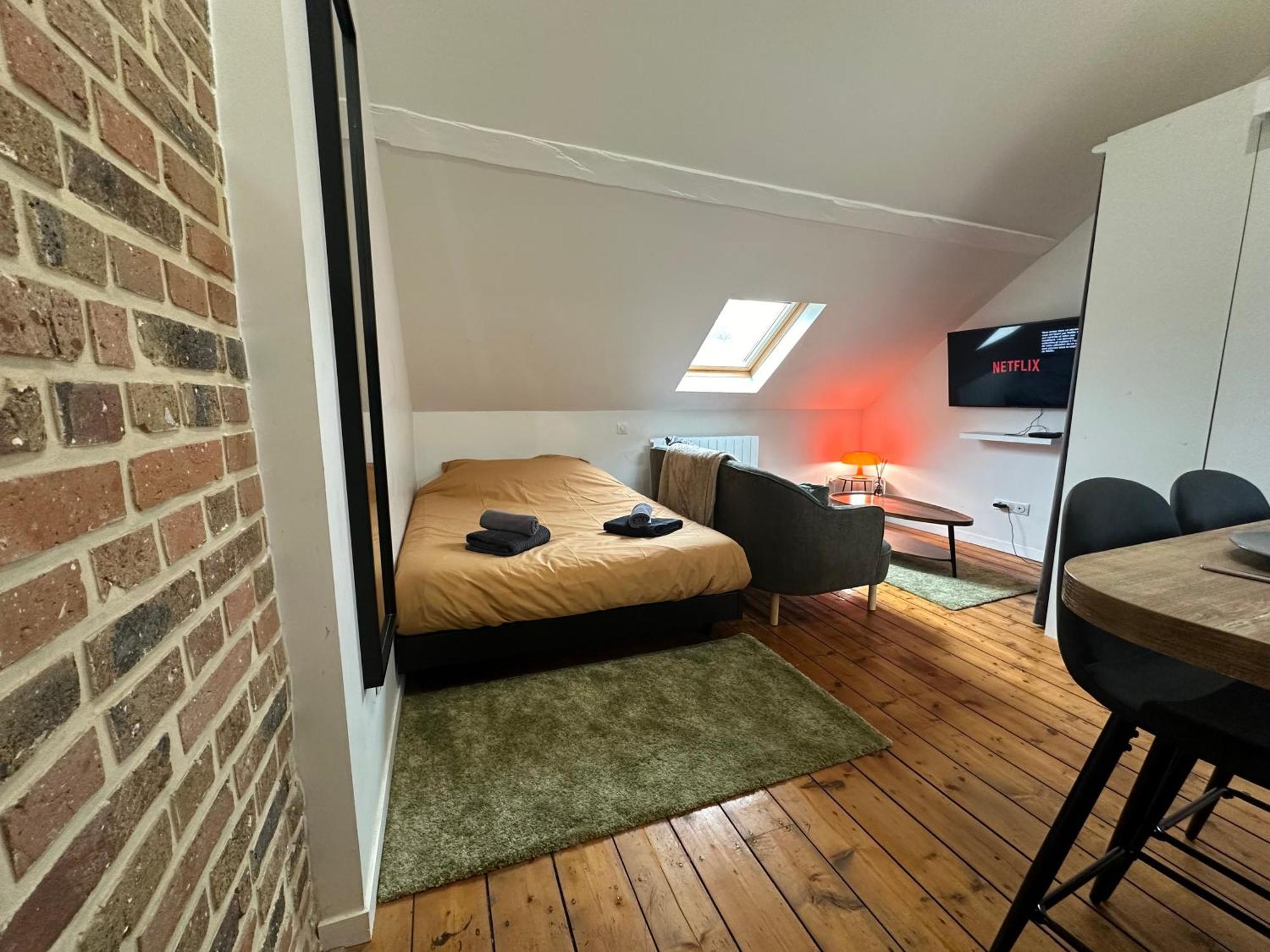 Immeuble St-pierre - Gare 10min - Hortillonnages 5min - Wifi - Tv Hd Apartment Amiens