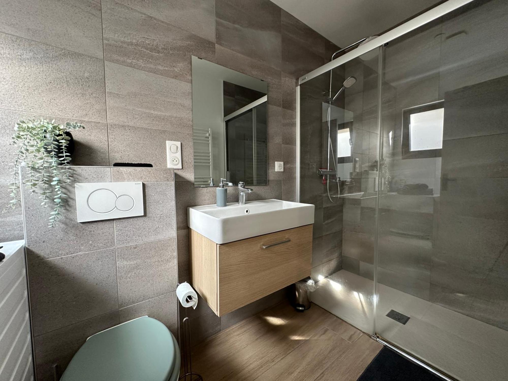 Apartment Immeuble St-pierre - Gare 10min - Hortillonnages 5min - Wifi - Tv Hd Amiens